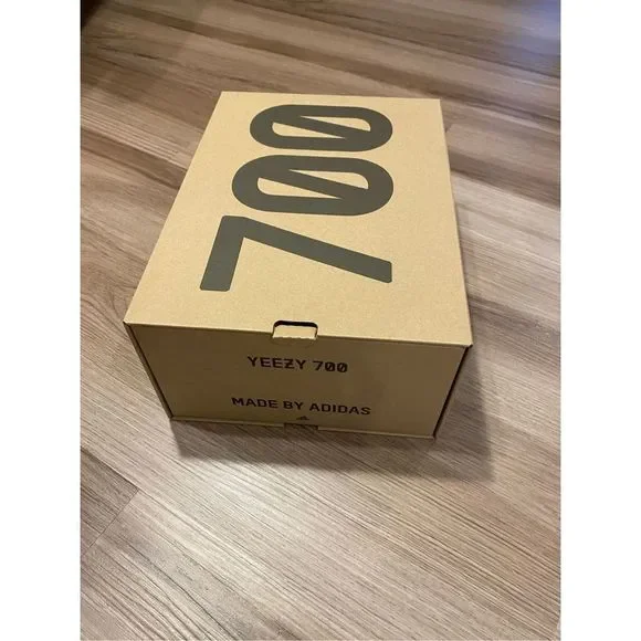 Adidas Yeezy 700 V3 Azael Black Men Size 8 Women size 9.5 FW4980 New - Picture 10 of 10